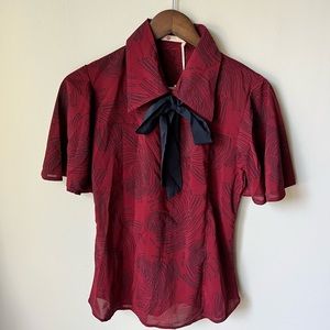 Tulle red cape blouse with tie